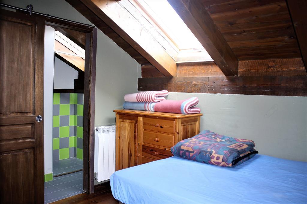 Albergue A'Noguera Кастьельо-де-Хака Экстерьер фото